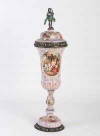 Gobelet couvert en argent massif et émail Vienne 19e siècle