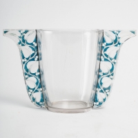 Vase &quot;Honfleur&quot; verre blanc patiné bleu de René LALIQUE