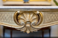 Table de milieu en bois doré d’ époque NIII.