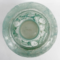 Vase &quot;Monnaie du Pape&quot; verre blanc patiné vert de René LALIQUE