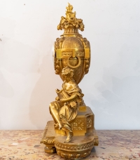 Pendule en bronze doré et ciselée d&#039;époque Napoléon III