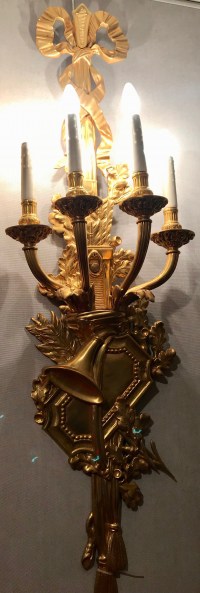 Paire d&#039;appliques en bronze doré, à 4 bras de lumières, de style Louis XVI. Possibilité 6 paires. Réf: 146