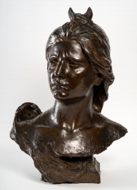 Buste en bronze de Ginberten, Diane