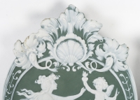 Paire de plaques en porcelaine de style Wedgwood fin XIXème siècle