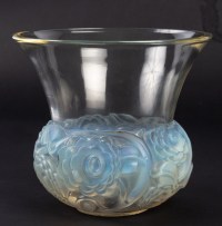 Vase « Renoncules » verre opalescent patiné gris de René LALIQUE