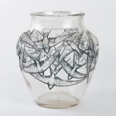 Vase « Hirondelles » verre blanc émaillé bleu de René LALIQUE||||||