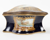 Coffret en porcelaine et bronze doré, XIXème siècle