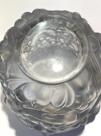 Vase « Avallon » verre blanc patiné bleu de René LALIQUE