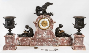 Garniture de cheminée avec ses deux cassolettes d&#039;époque Napoléon III, XIXème siècle||||||||||||||||||