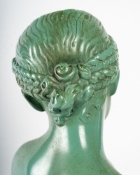Sculpture en Plâtre Laqué, Buste de Jeune Fille.