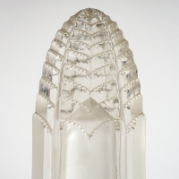Veilleuse &quot;Normandie&quot; verre blanc - socle en bronze de René LALIQUE