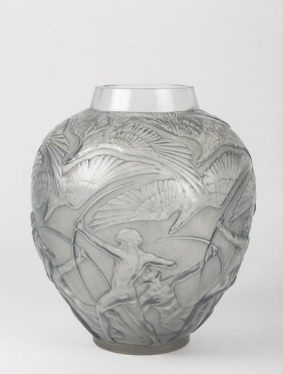 Vase Archers verre blanc patiné bleu de René LALIQUE|||||||