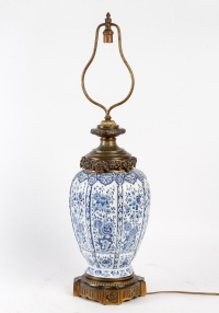 Lampe Delft, vase bleu et blanc, XIXème siècle