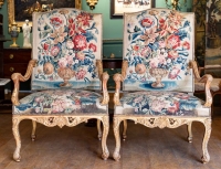 Grande paire de fauteuils de style Régence.
