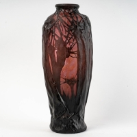 Vase verre multicouche dégagé à l&#039;acide rose et brun de DAUM NANCY