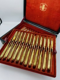 Froment Meurice - Box of 48 mother-of-pearl and vermeil handle knives 19th century