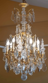 Grand Lustre De Style Louis XV En Cristal Et Bronze Doré. Circa 1920