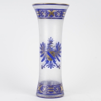 Vase en cristal de la manufacture de Saint Louis, à décor héraldique, travail français du XIXeme siècle circa 1890.