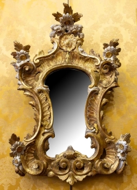 Important miroir en bois sculpté doré et argenté Italie milieu du XVIIIème siècle