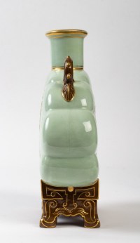 Un vase céladon, XIXème, signé Escalier de Cristal   Paris