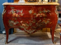 Commode style Louis XV, décors chinois laqués