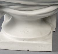 Biscuit buste de Juliette Récamier. Marques de Sevres et signature Houdon ; XIXème siècle