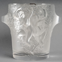 Vase Seau à Champagne &quot;Ganymède&quot; en cristal blanc de LALIQUE FRANCE