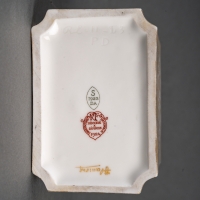 Boîte à thé en porcelaine de la manufacture de Sèvres à décor floral Art Déco, signée Rigolet et datée de1924