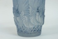 LALIQUE René (1860-1945) Vase « Coqs et Plumes ».