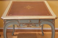 Table à jeux en bois peint de style Louis XV