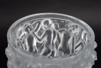 Vase « Bacchantes » cristal incolore de LALIQUE FRANCE d&#039;après un modèle de René LALIQUE