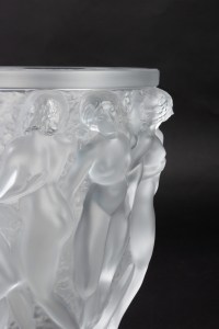 Vase « Bacchantes » cristal incolore de LALIQUE FRANCE d&#039;après un modèle de René LALIQUE