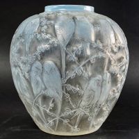 René Lalique : Vase Perruches Opalescent