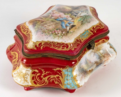 Bonbonnière en porcelaine de Sèvres, XIXème siècle|||||||||||||||