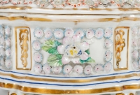 Boîte en porcelaine italienne, XXème siècle