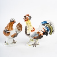 Paire de gallinacés, coq et poule en porcelaine de Meissen, XXe siècle.