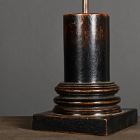 Paire de Lampes de Table Colonne en bois Noirci, XXème Siècle.
