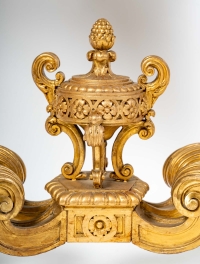 Très jolie console de style Louis XIV en bois finement sculpté, XIXème siècle