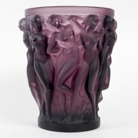 Vase &quot;Bacchantes&quot; cristal violet de LALIQUE FRANCE