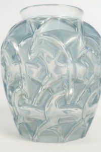 René Lalique(1860-1945) Vase&quot;Chamois
