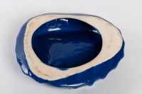 Vide-poches formant capsule en porcelaine bleu-roi émaillée