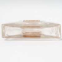 Flacon &quot;L&#039;Origan&quot; verre blanc patiné sépia de René LALIQUE pour D&#039;Héraud