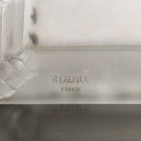 Fronton &quot;Panier de Fleurs&quot; verre blanc miroité de René LALIQUE