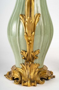 Paire d&#039;aiguières modèle Sormani, porcelaine de Céladon, XIXème siècle