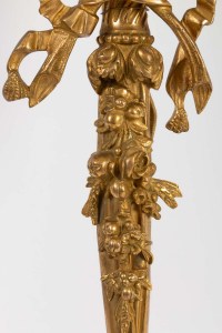 Grande paire d&#039;appliques Louis XVI en bronze doré