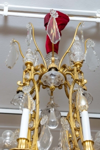 Un lustre cage en bronze doré et cristal de baccarat fin XIXème siècle