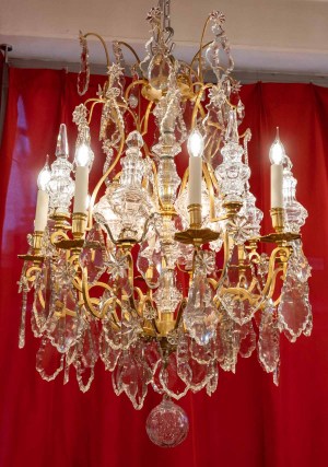 Grand lustre à 12 lumières attribué à Baccarat, XIXème siècle||||||||