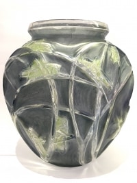 Vase « Sauterelles » verre blanc patiné bleu et vert de René LALIQUE