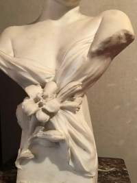 Buste de jeune femme en marbre blanc, intitulé, &quot;la modestie&quot; Italie. Réf: 145.