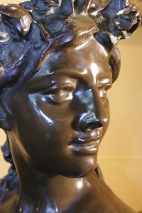 Buste de femme en bronze du XIXème siècle, signé de Jef Lambeaux.
